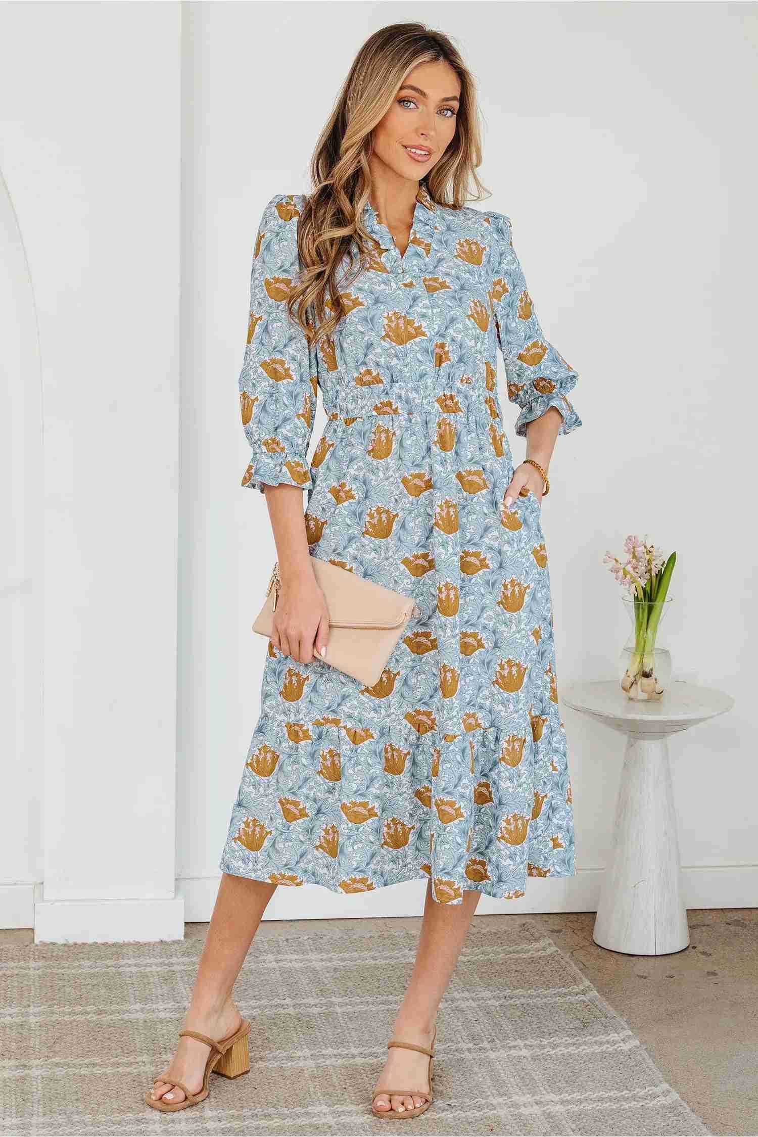 Robe longue femme bleue ciel à motifs ananas, col en V froncé, manches 3/4, évasée