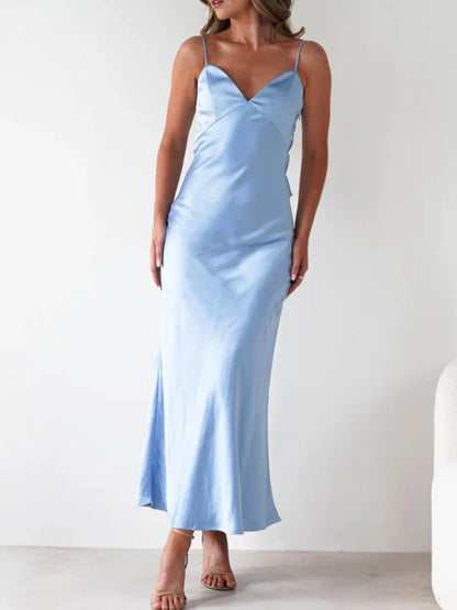 Robe longue en satin bleu ciel à bretelles fines nouées – vue 3