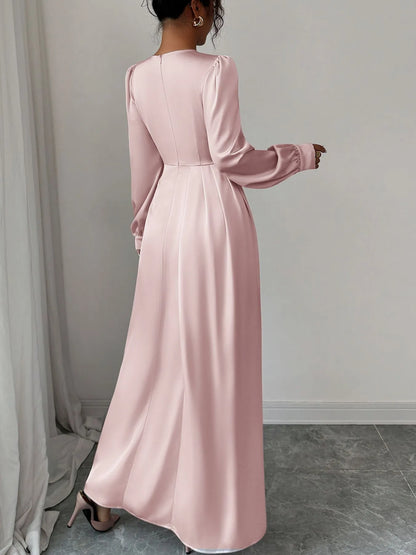 Robe longue en satin rose à manches longues et fente – vue 5