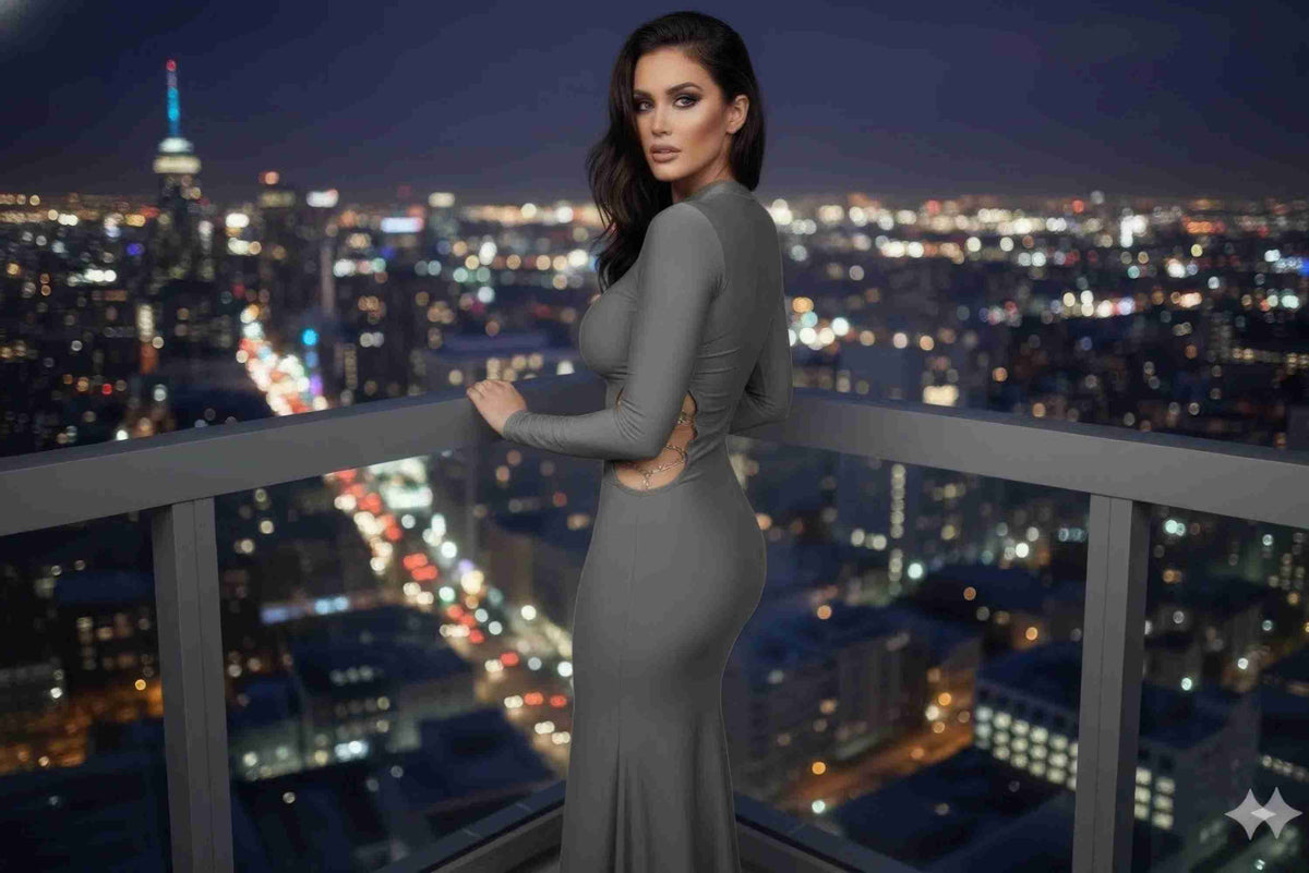 Robe maxi col montant grise, manches longues, détail chaîne au côté