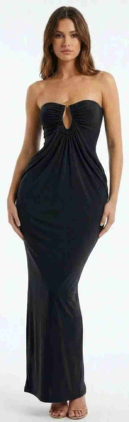 Robe Maxi Glamour Construction Moderne – Élégance Noire by CODIGO