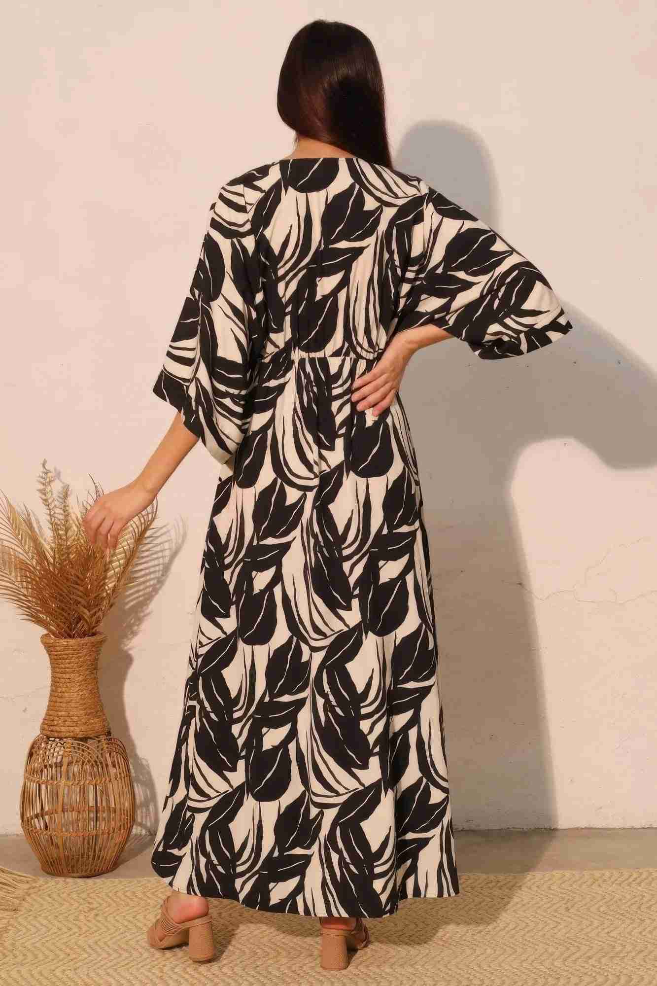 Robe Maxi Kimono Imprimé Feuilles Manches Larges by TYCHE