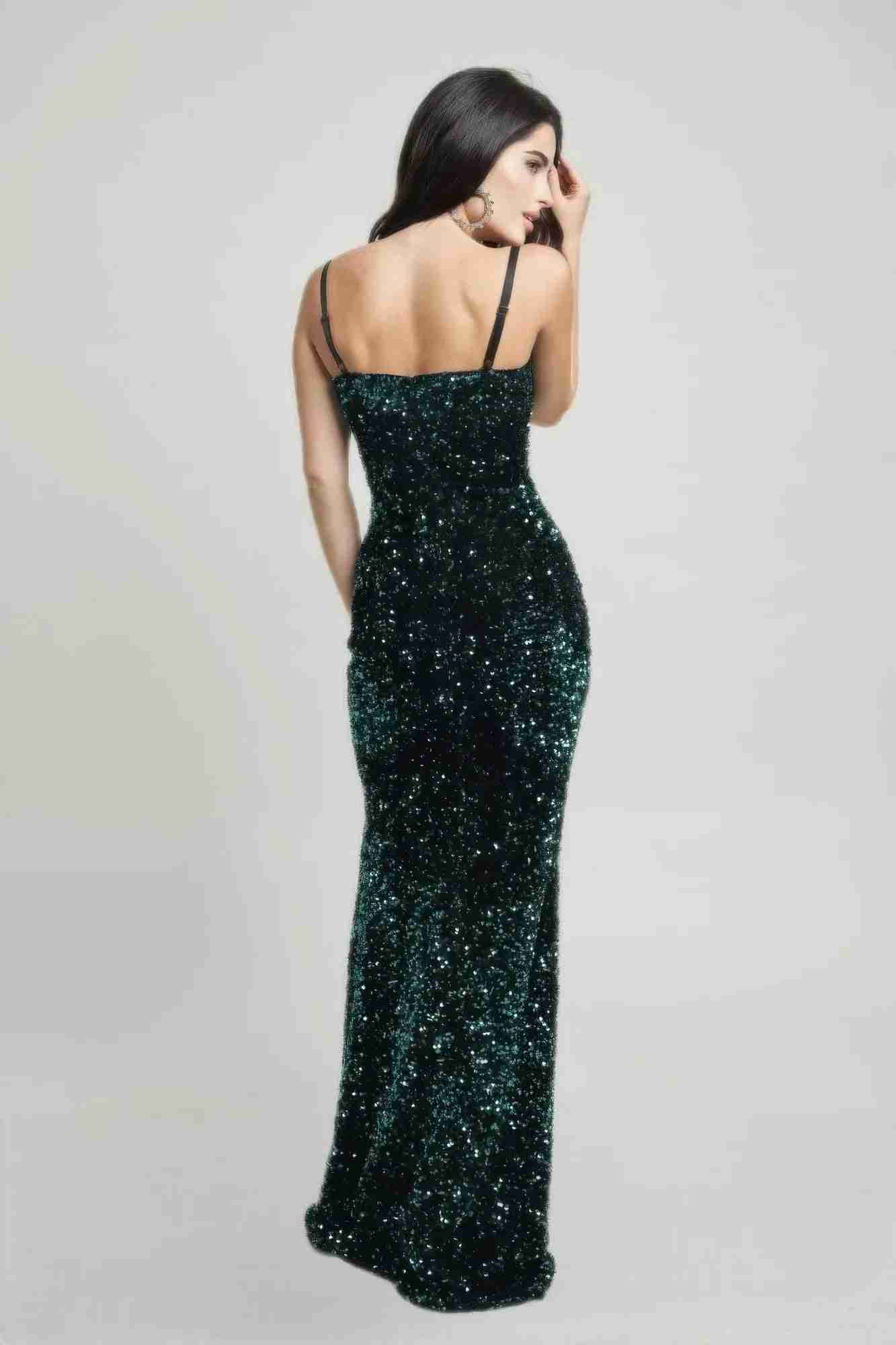 Robe maxi à corset vert foncé à sequins, dos nu en tulle, longueur au sol.