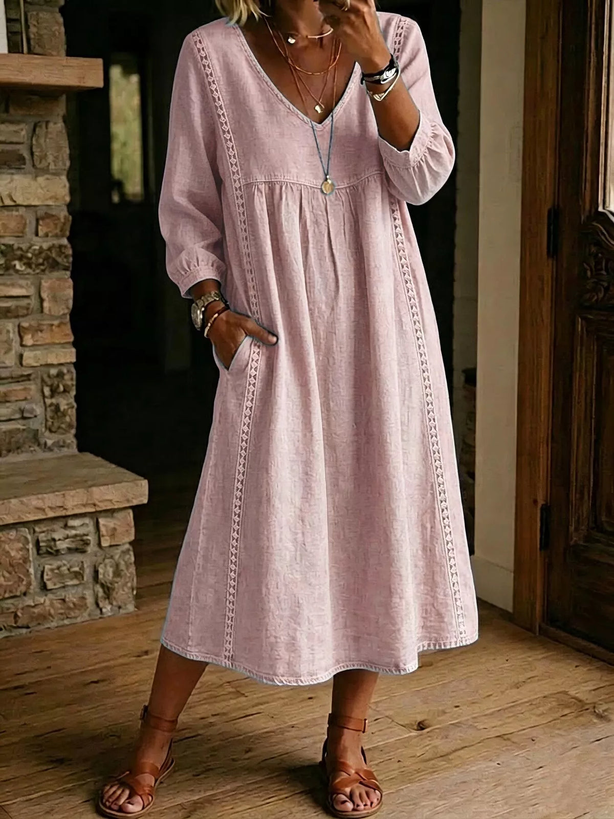 Robe midi en dentelle à manches longues et poches pour femme – vue 3