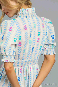 Robe midi smockée à volants, imprimé cœurs et motifs, col haut et manches bouffantes