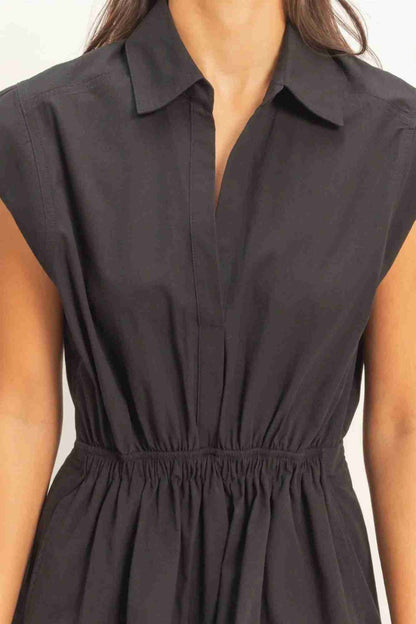 Robe Mini Col Chemisier Taille Smockée Sans Manches – Noir & Blanc by CCWHOLESALECLOTHING