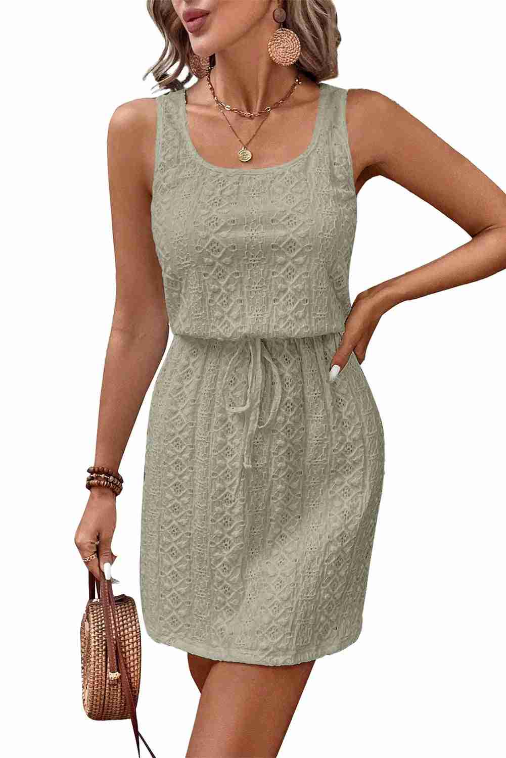 Robe mini sans manches vert clair en dentelle, encolure carrée et taille froncée