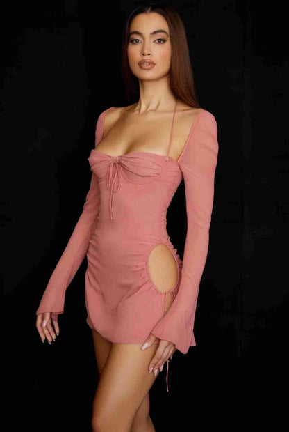 Robe Mini Halter Manches Évasées Découpées by CCWHOLESALECLOTHING
