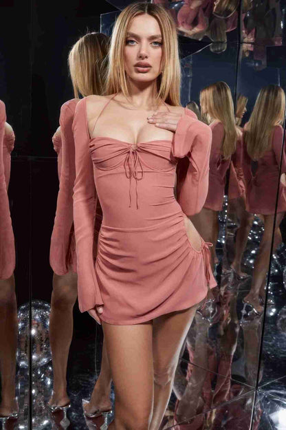 Robe Mini Halter Manches Évasées Découpées by CCWHOLESALECLOTHING
