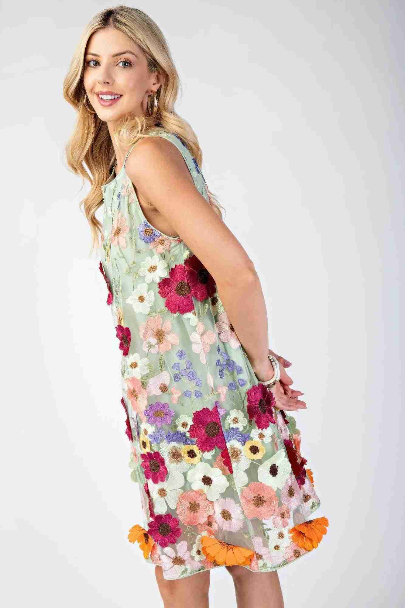 Robe Mini Sans Manches Broderie Florale 3D by CCWHOLESALECLOTHING