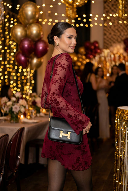 Robe moulante courte bordeaux à manches longues en maille filet pour femme – vue 3