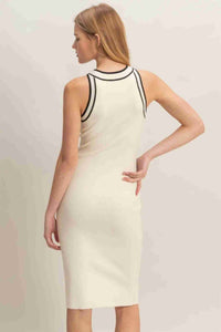 Robe midi sans manches ivoire, col rond et liserés noirs