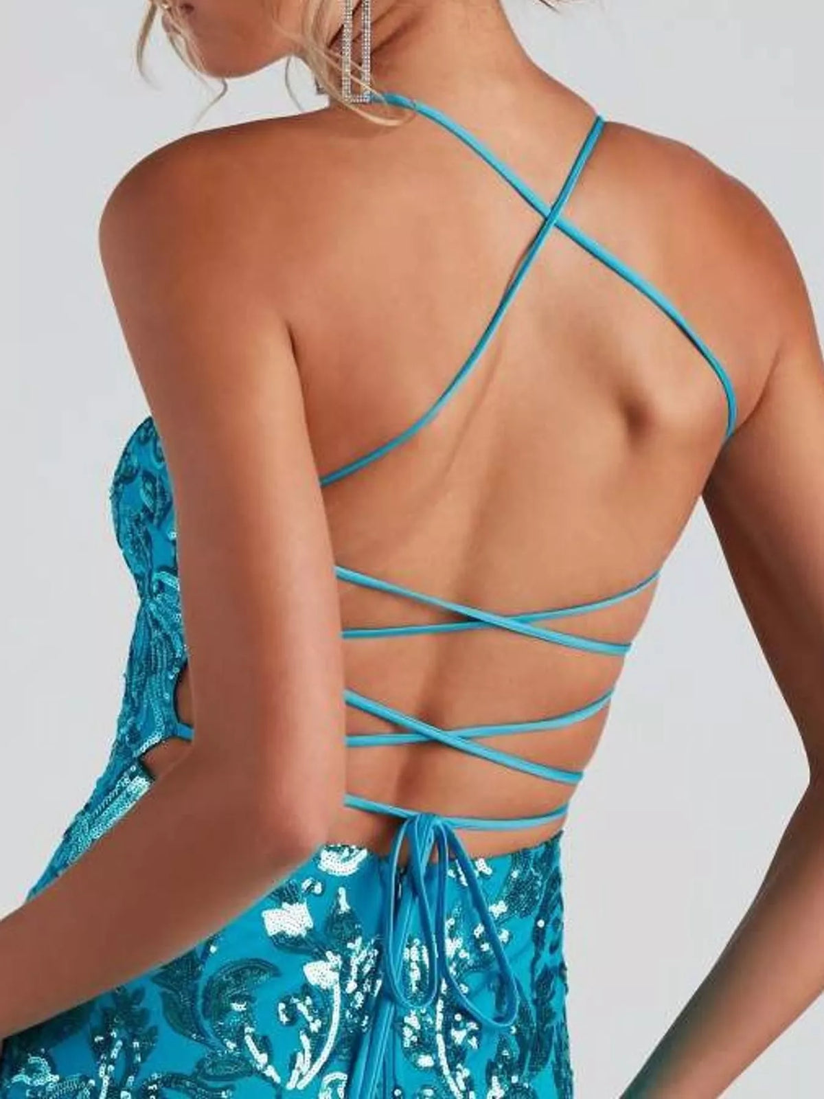 Robe de soirée moulante à sequins et dos nu lacé pour femme – vue 4