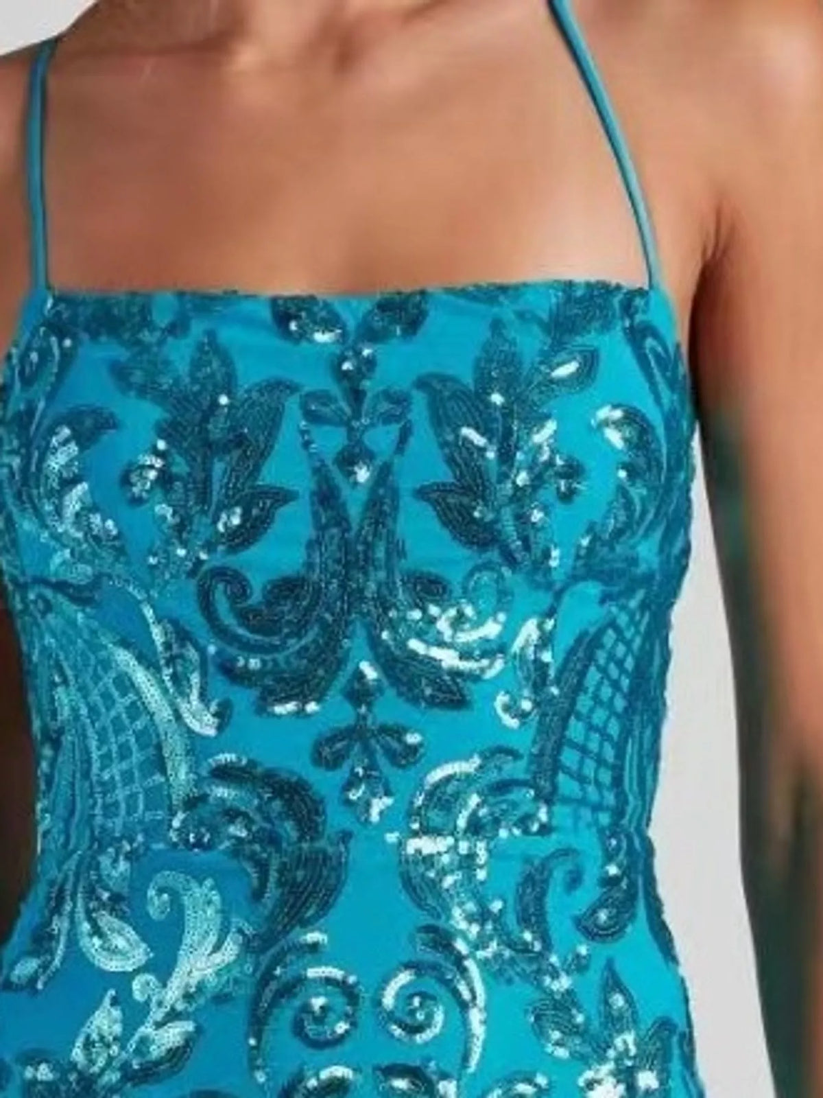 Robe de soirée moulante à sequins et dos nu lacé pour femme – vue 5
