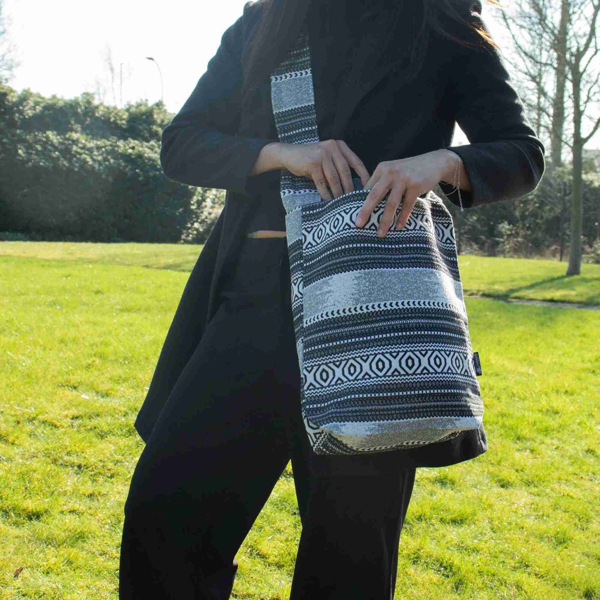 Sac Cabas Jacquard Femme Élégant – Nomad Carryall Urban Oléna-Fashion