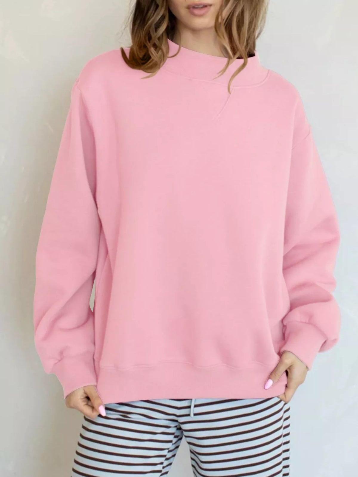 Sweat col montant ample rose pour femme – vue 3
