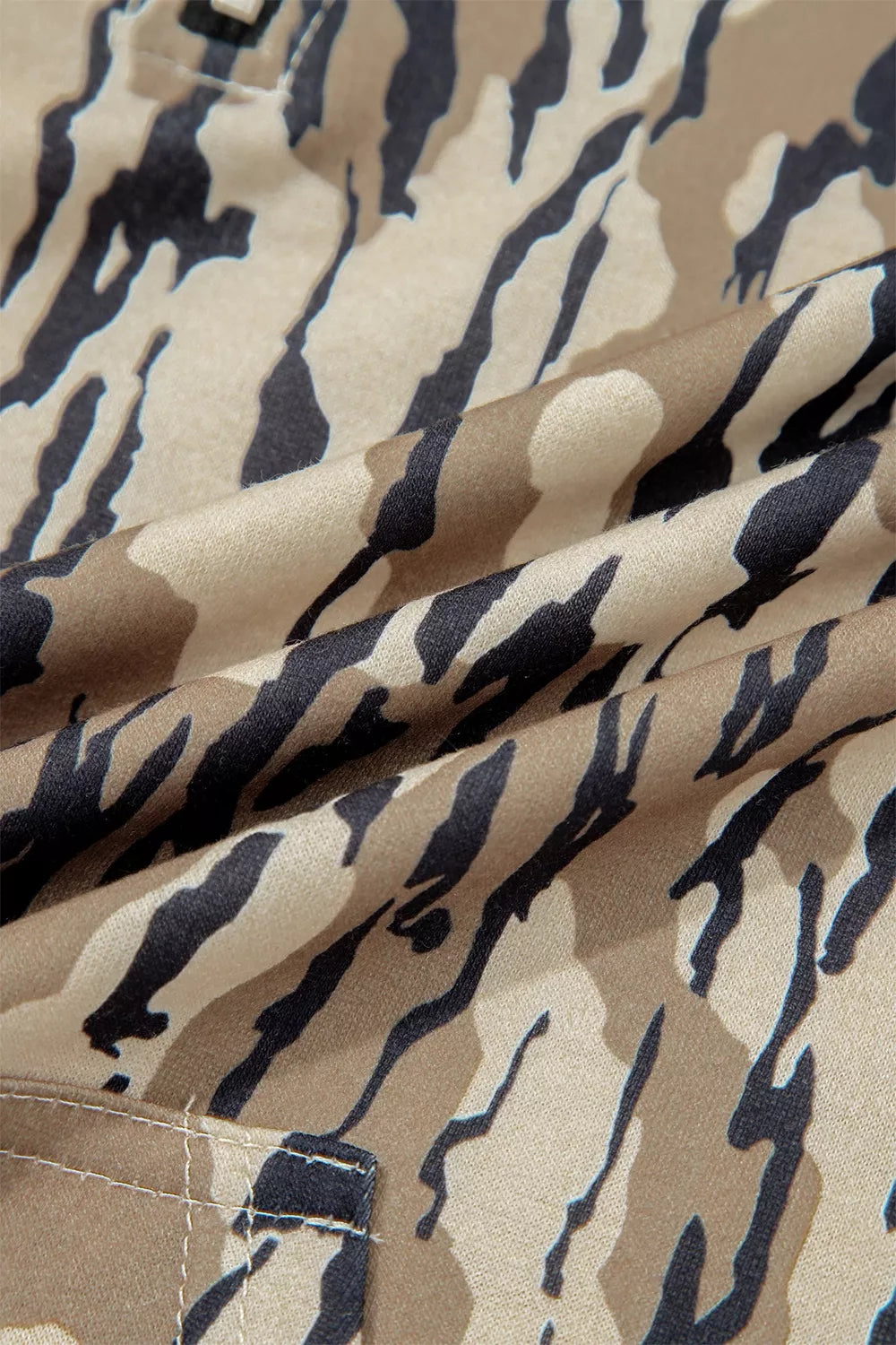 Sweat femme camouflage kaki à col zippé et poche avant – vue 16