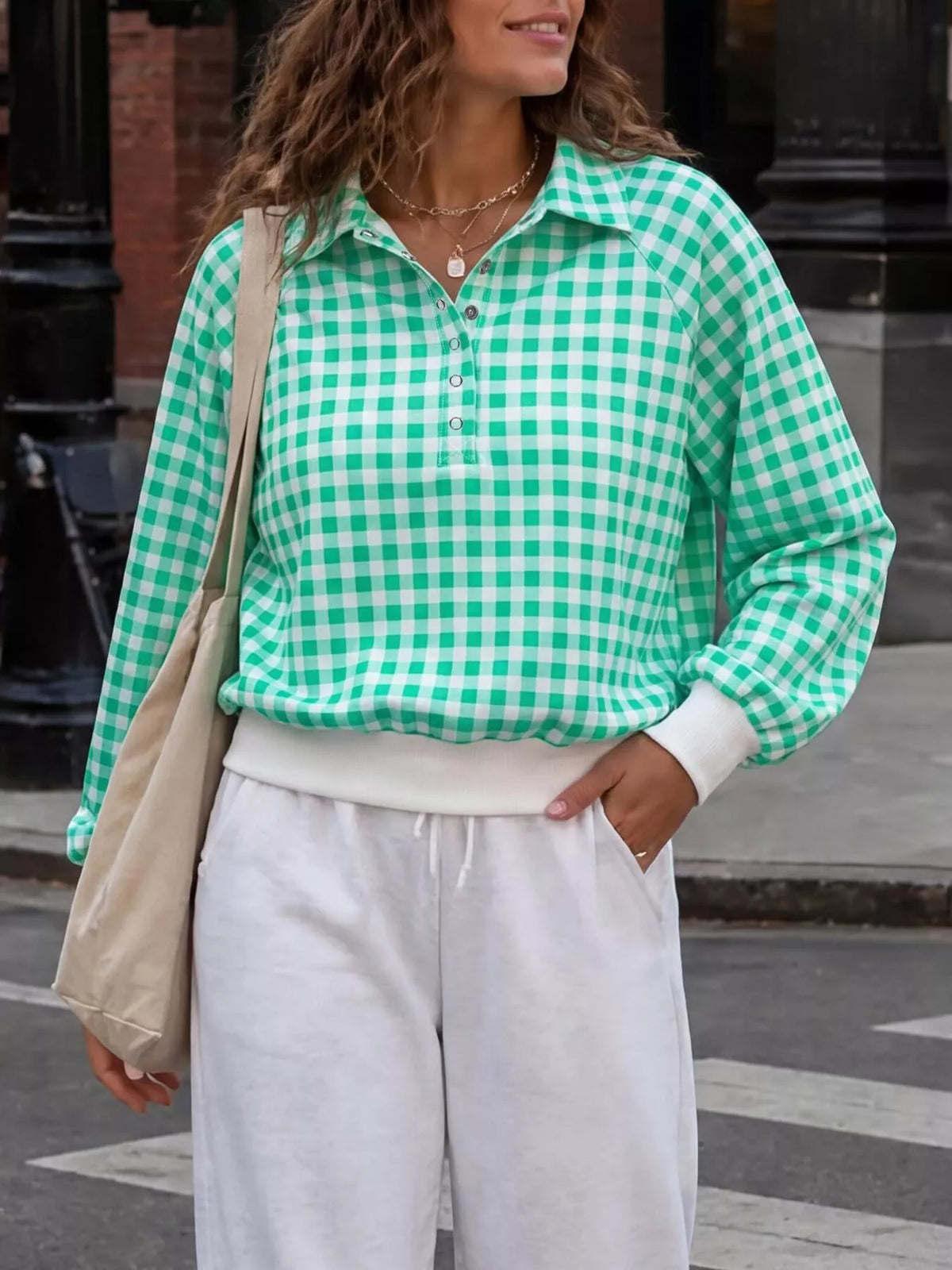 Sweat femme à col boutonné et carreaux vichy – vue 12