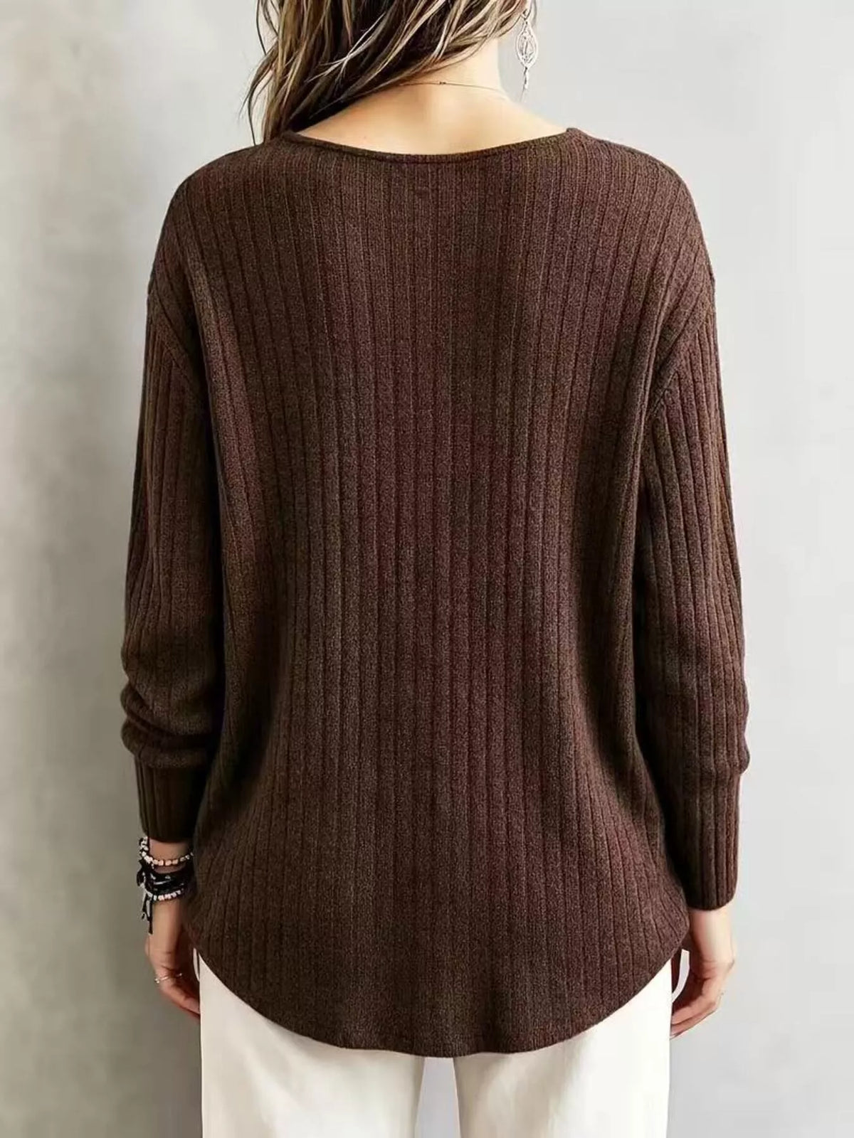 T-shirt côtelé à col V et manches longues pour femme – vue 8