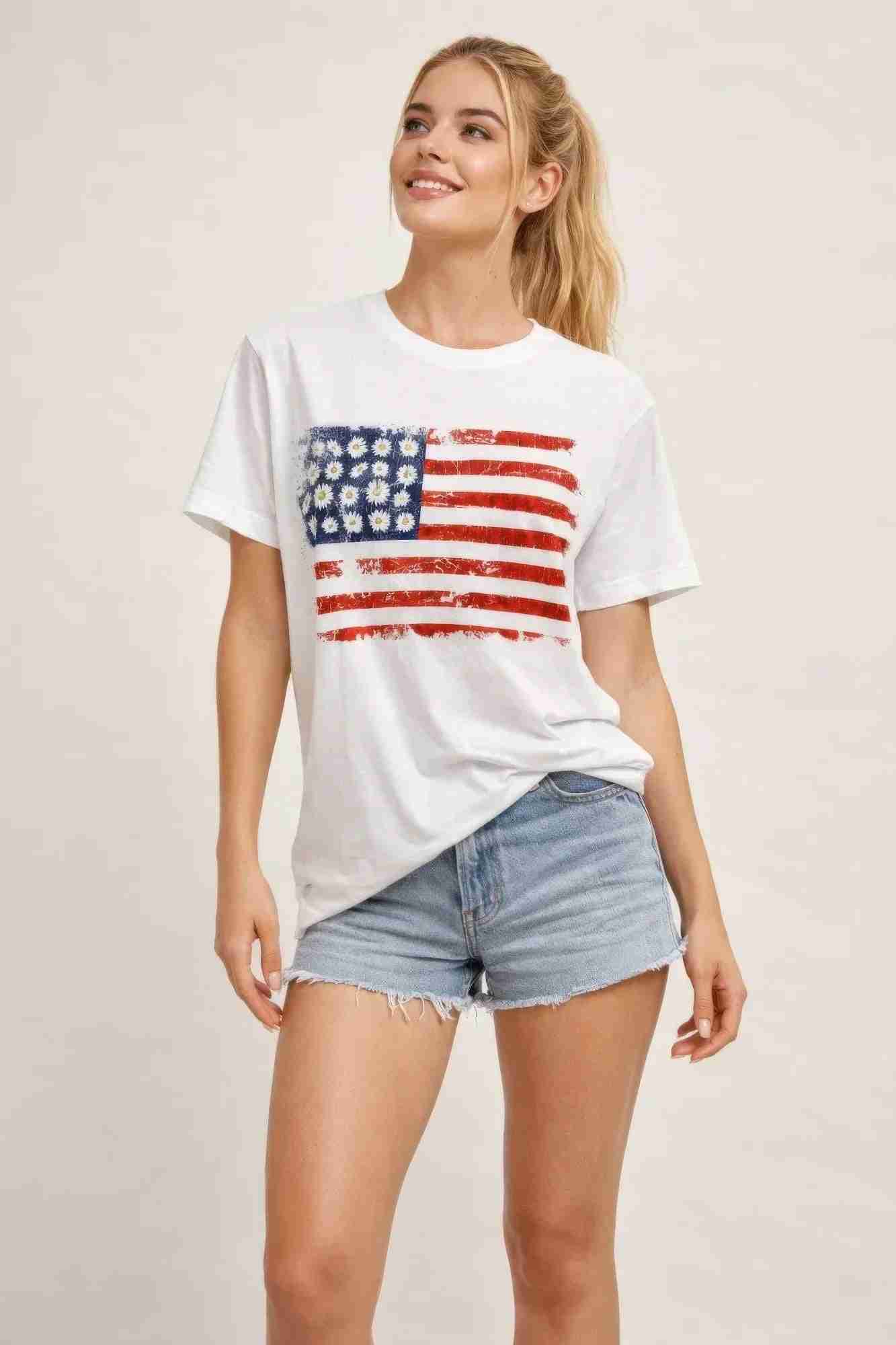 T-shirt femme blanc en coton stretch, imprimé drapeau USA vintage au centre