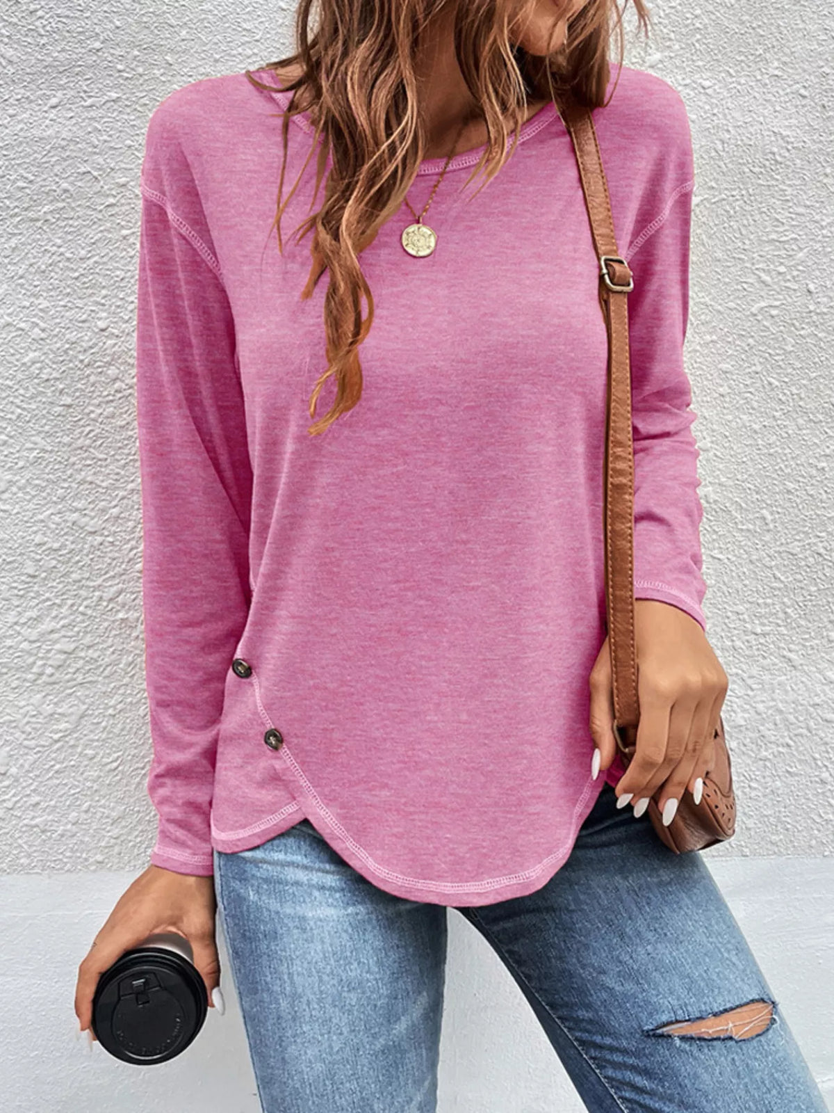 T-shirt manches longues à coutures apparentes et boutons décoratifs pour femme – vue 1