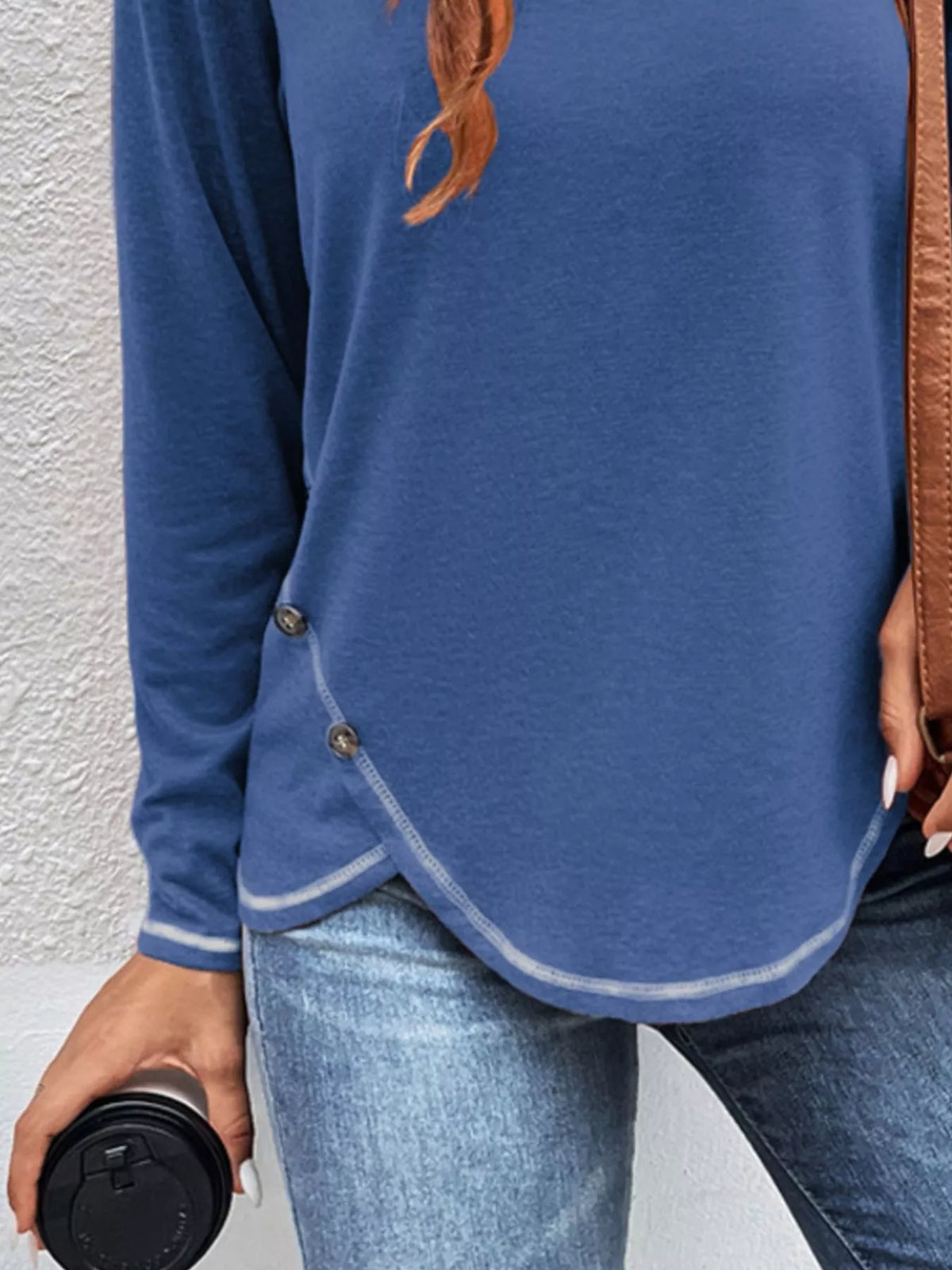 T-shirt manches longues à coutures apparentes et boutons décoratifs pour femme – vue 10