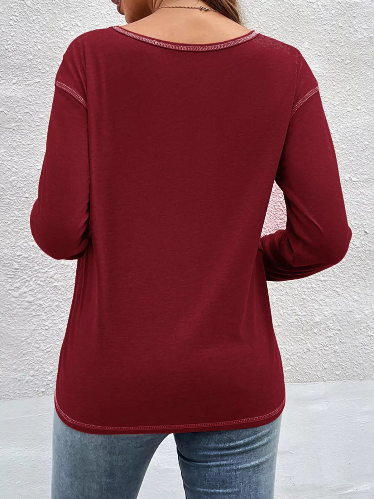 T-shirt manches longues à coutures apparentes et boutons décoratifs pour femme – vue 20