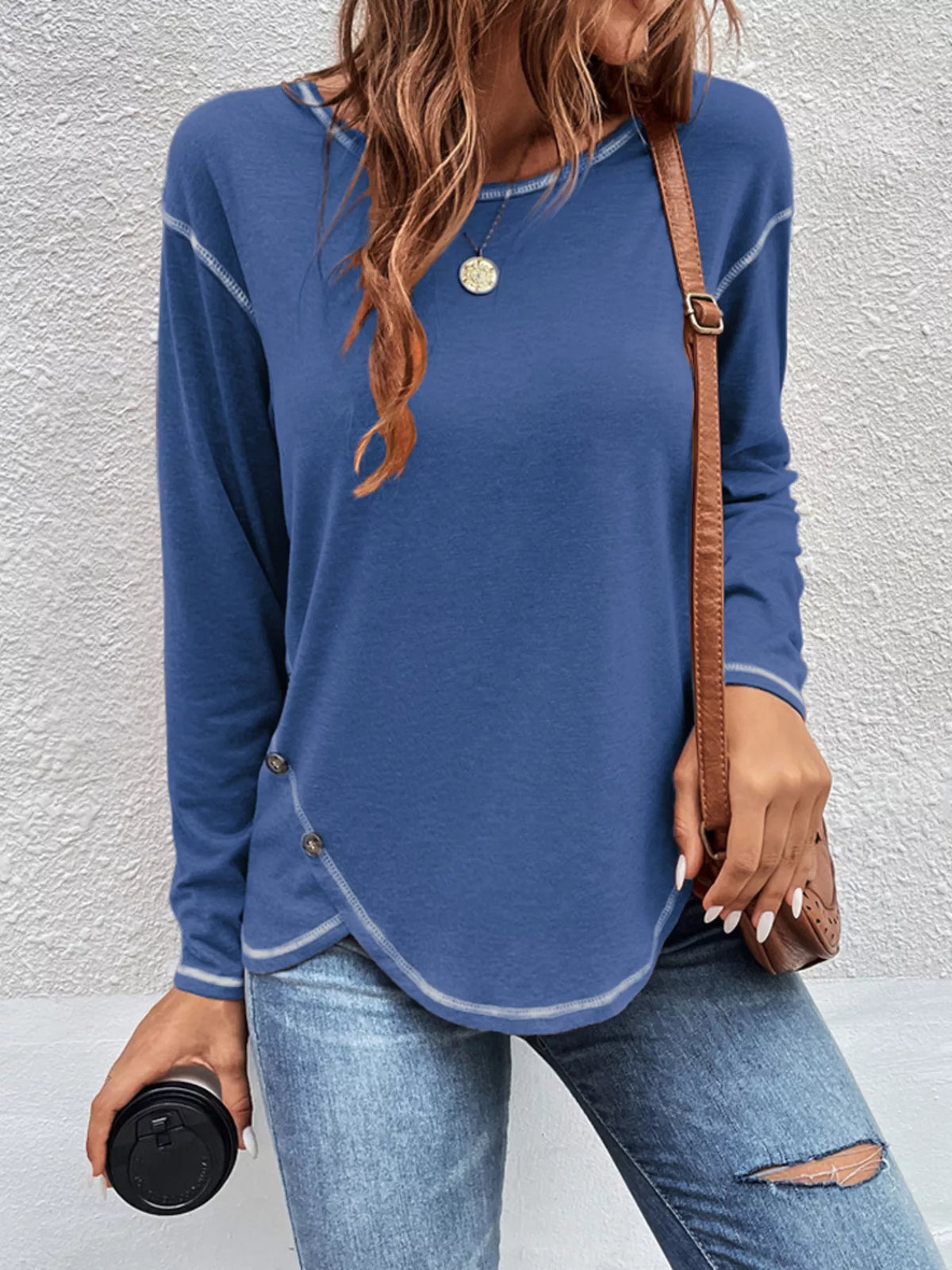 T-shirt manches longues à coutures apparentes et boutons décoratifs pour femme – vue 8