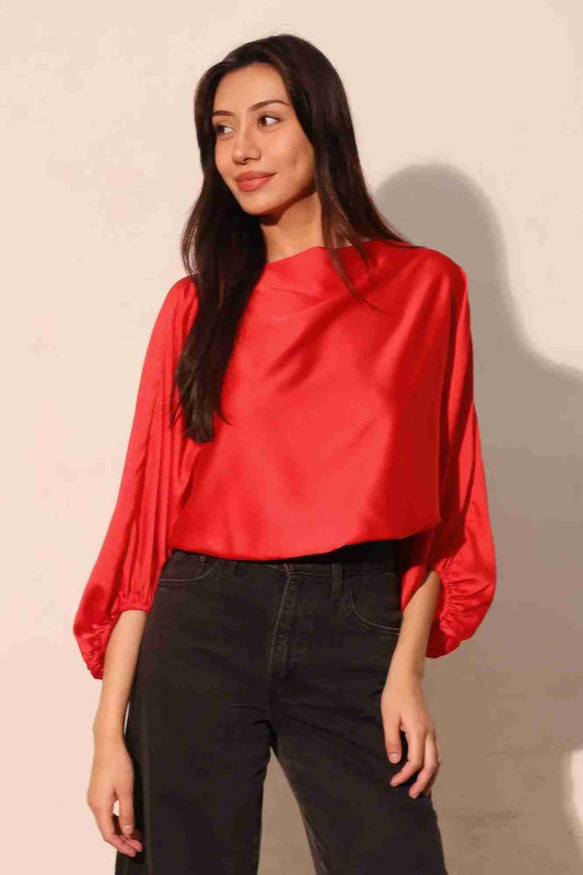 Top Blouson Satin Col Bateau Élastique - Rouge by TYCHE