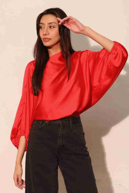 Top Blouson Satin Col Bateau Élastique - Rouge by TYCHE
