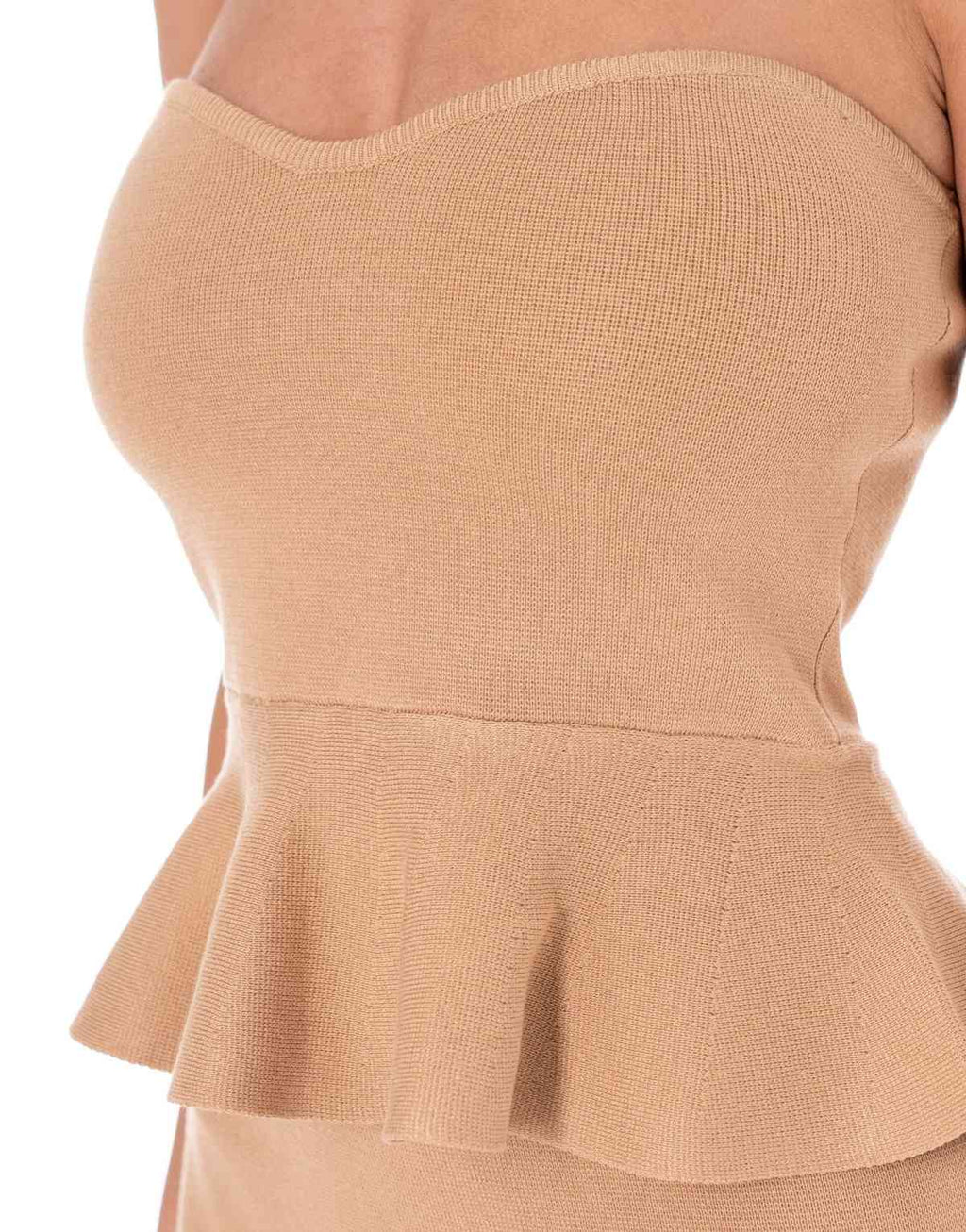 Top bustier camel sans bretelles avec ceinture côtelée et volants en bas