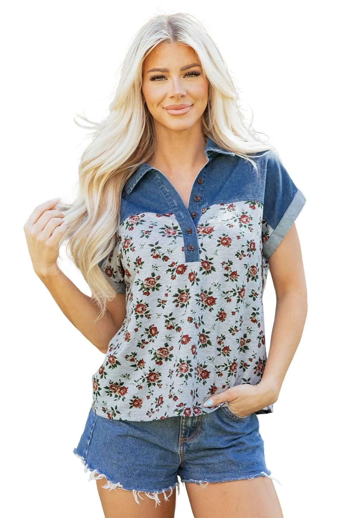 Haut femme patchwork denim bleu, col en jean et empiècement floral rouge.