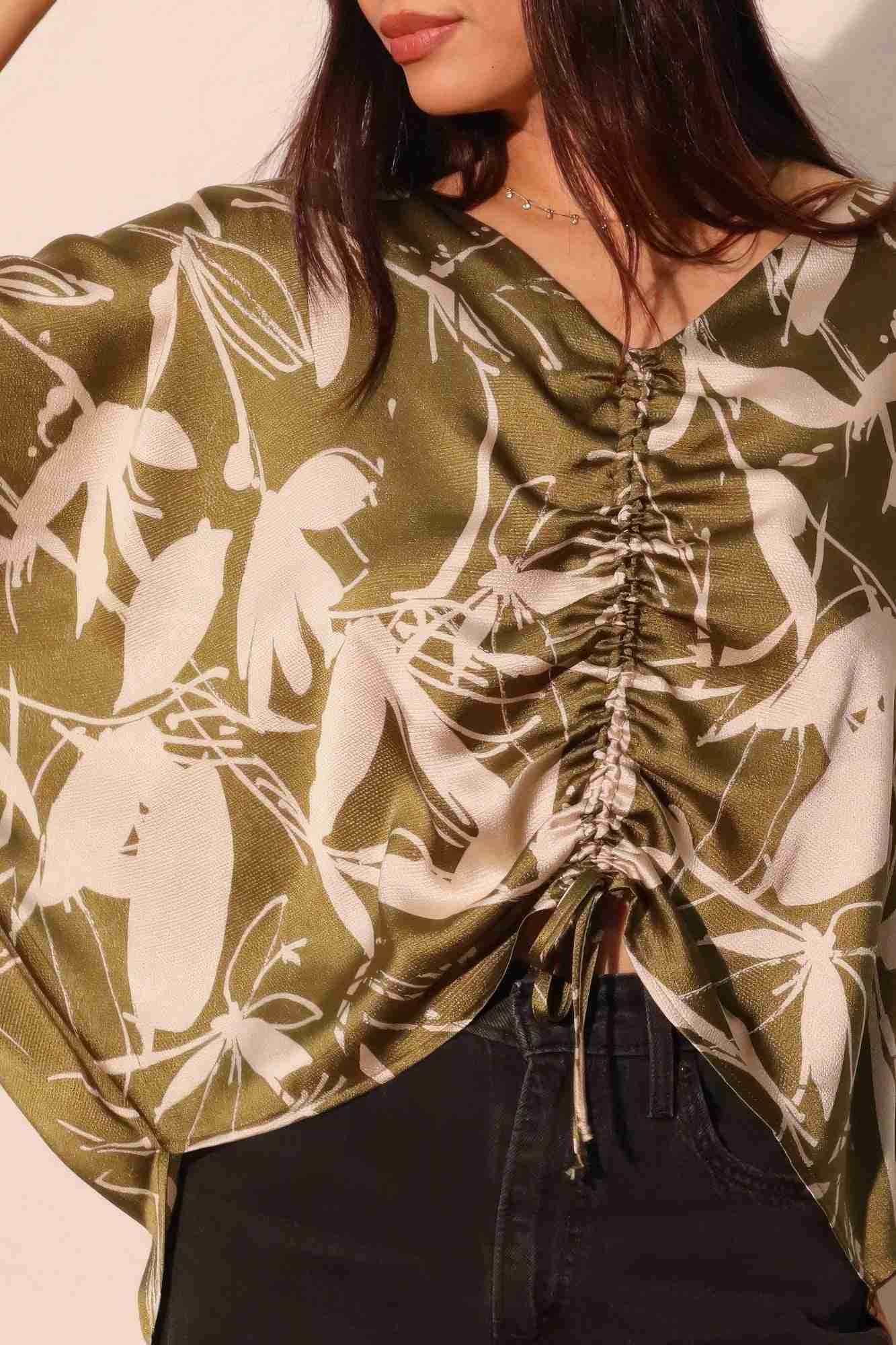 Top Satin Dolman Cordon Ajustable - Olive by TYCHE