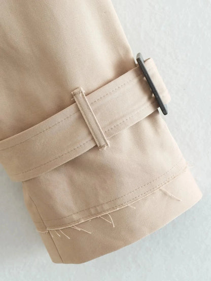 Trench court ceinturé beige à double boutonnage pour femme, style vintage – vue 11