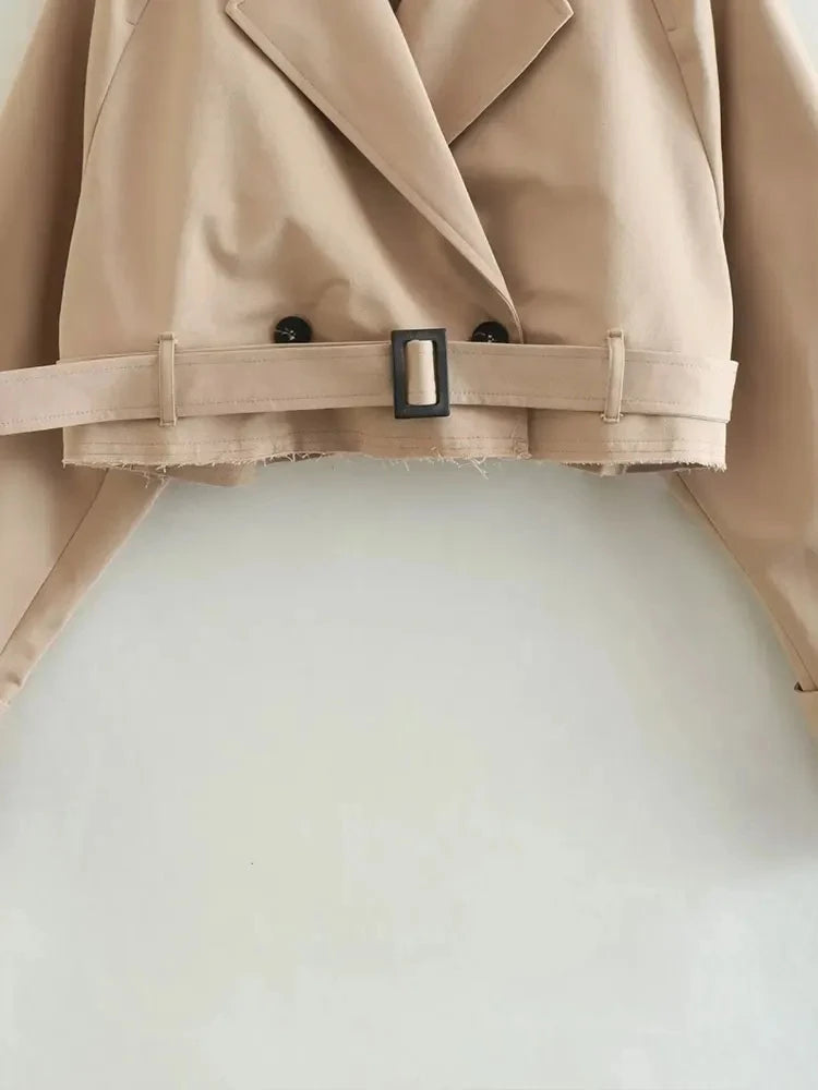 Trench court ceinturé beige à double boutonnage pour femme, style vintage – vue 6