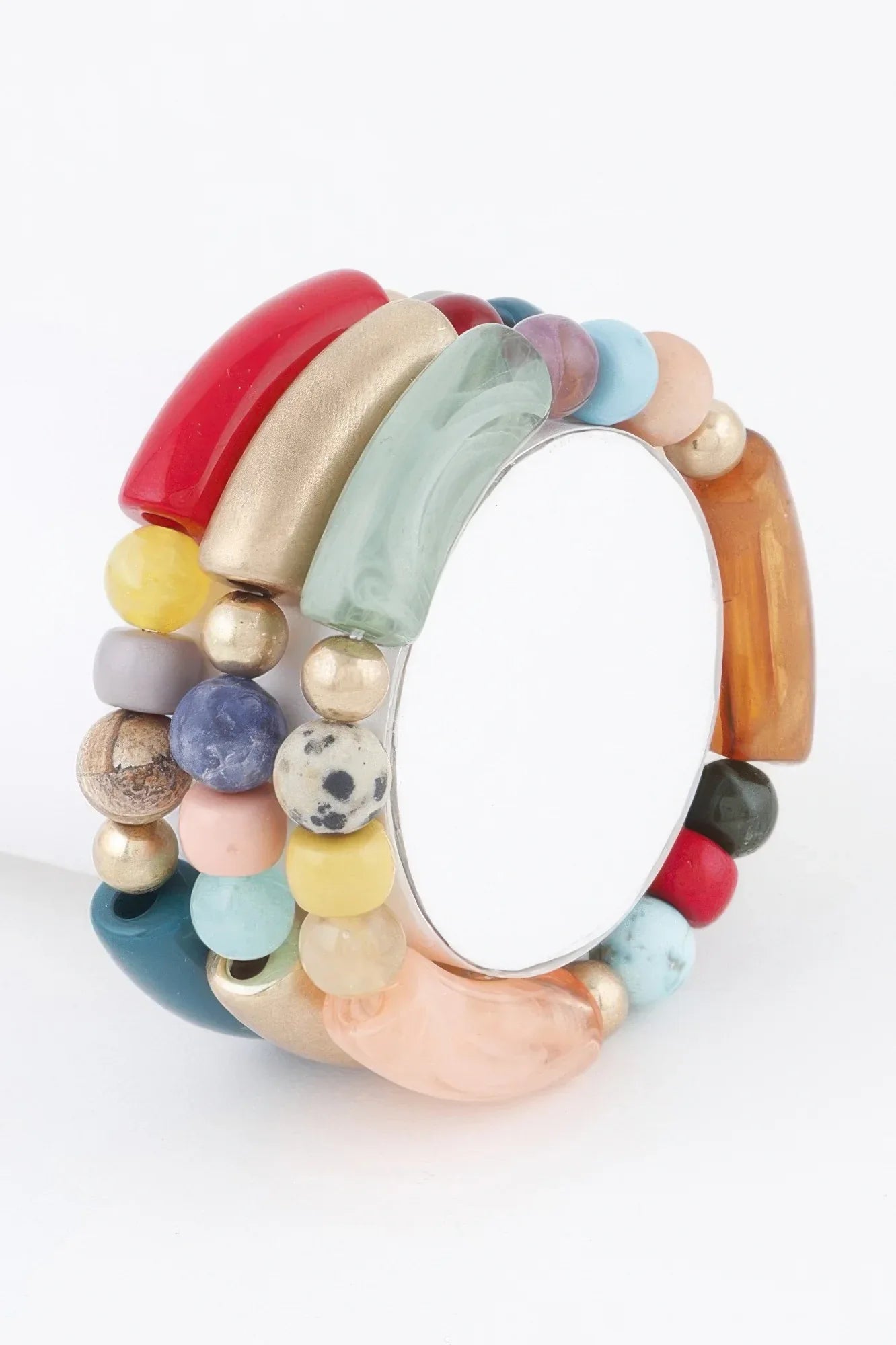 Bracelet de perles multicolores, cabochons rouges et bleus, perles dorées.