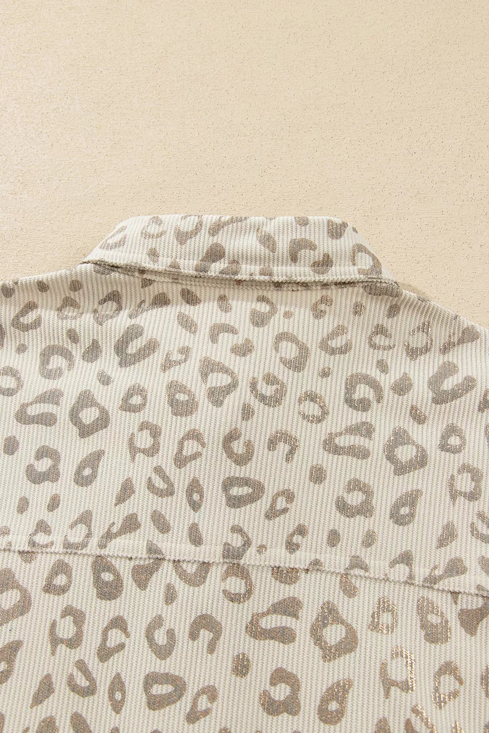 Veste chemise en velours côtelé imprimé léopard kaki pour femme – vue 11