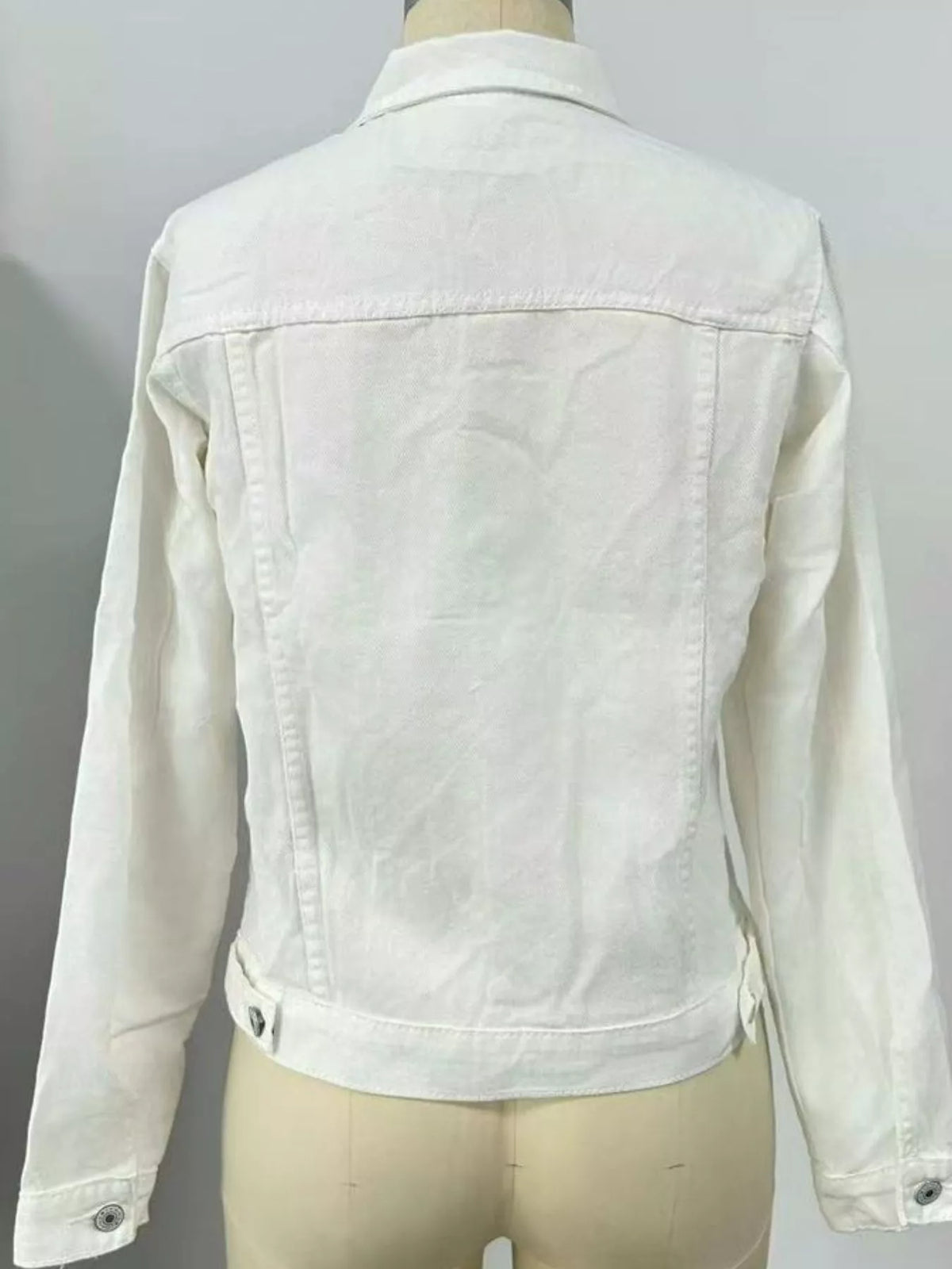 Veste en jean femme ajustée à boutons et poches – vue 9