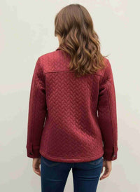 Veste femme bordeaux texturée au dos, col chemise et manches longues, coupe droite