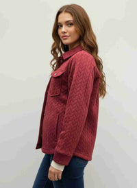 Veste femme bordeaux texturée, col chemise et poches poitrine à pressions, manches longues