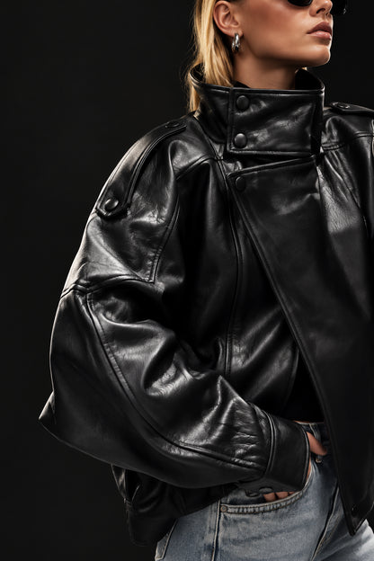 Veste longue femme en faux cuir noir, col montant et coupe ample – vue 4