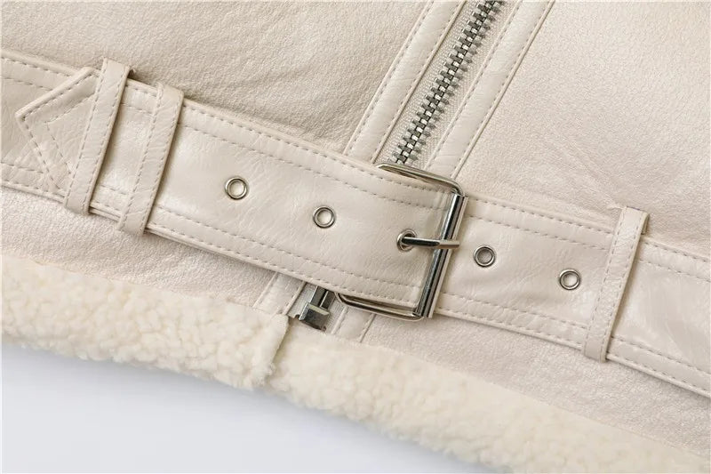 Veste motard femme en fausse fourrure d'agneau, très épaisse et zippée – vue 18