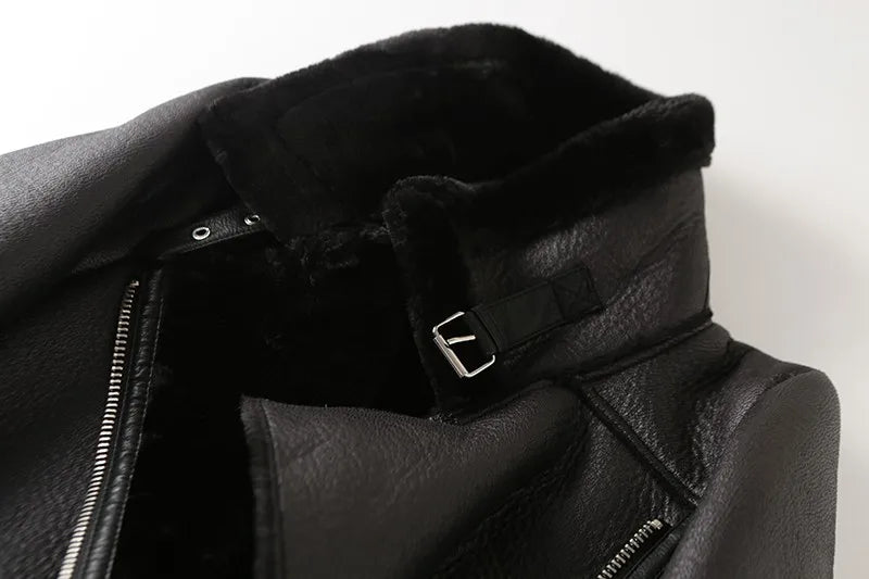 Veste motard femme en fausse fourrure d'agneau, très épaisse et zippée – vue 26