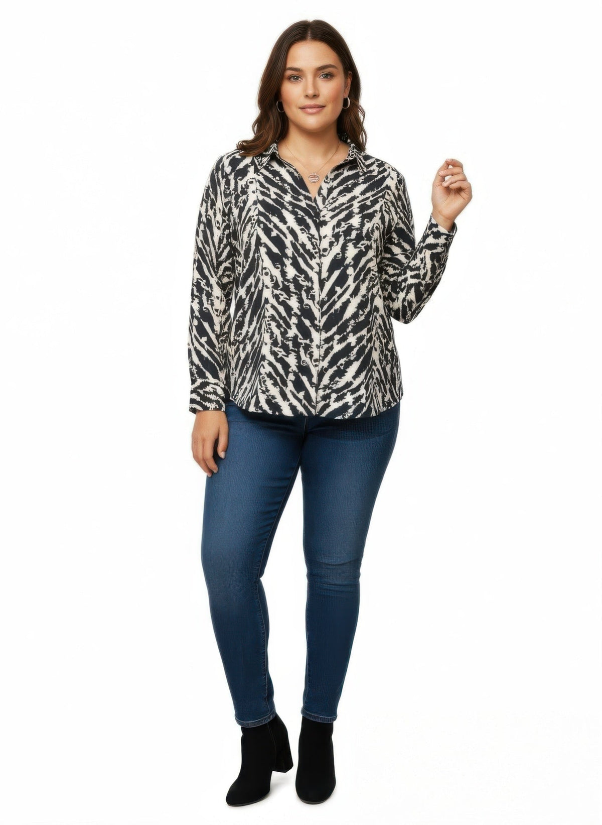 Chemise femme à imprimé zèbre noir et blanc, boutonnage complet, manches longues